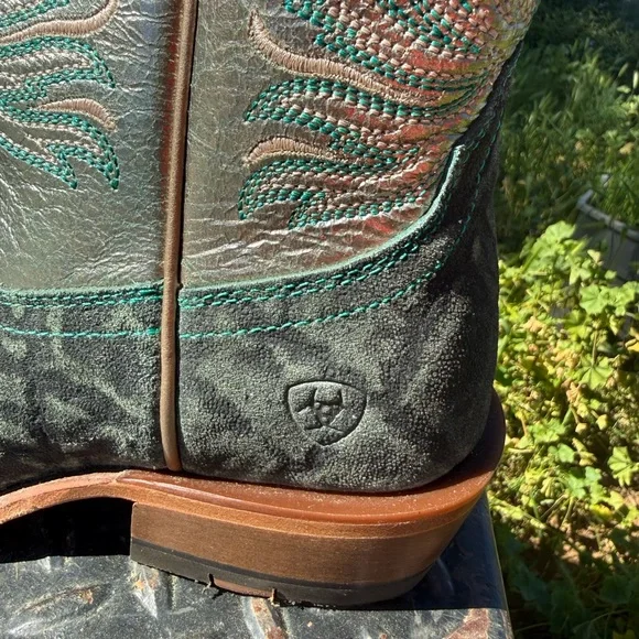 Ariat Women’s Futurity Dash Elephant Print and Pewter 6.5B - Picture 6 of 13